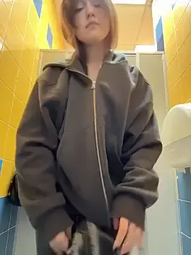 Stripchat Free Porn Cam of Peachy_Dream