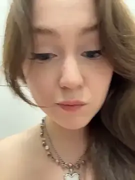 Stripchat Live Sex Cam of Peachy_Dream