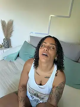 Stripchat Watch Live Sex Cams of SweetPetiteNoir