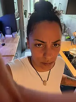 Stripchat Watch Live Sex Cams of SweetPetiteNoir