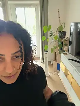 Stripchat Nude Webcam of SweetPetiteNoir