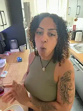 Stripchat Sex Chat of SweetPetiteNoir