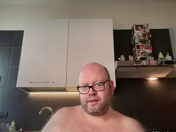 Stripchat Sex Cam of theitalianbear