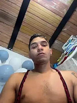 Stripchat Free Porn Cam of Angel_latinboy