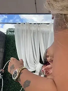 Stripchat Nude Webcam of MystiqueXXX