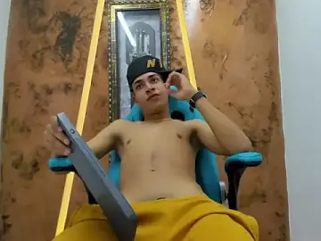 Stripchat Adult Webcam of David_Bigcock20