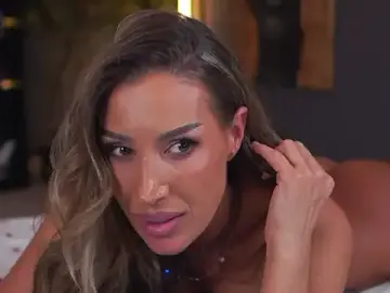 Stripchat Best Webcam of Evelyn_Evyyy