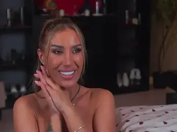 Stripchat Best live sex cam show of Evelyn_Evyyy