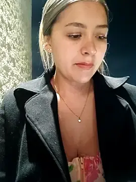 Stripchat Free Live Porn of alana_69