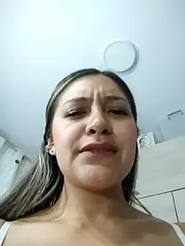 Stripchat Watch Live Sex Cams of alana_69