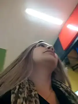 Stripchat Live Sex Cam of alana_69