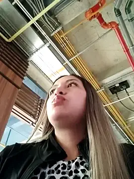 Stripchat Live Sex Cam of alana_69