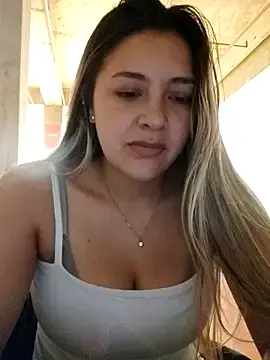 Stripchat Sex Cam of alana_69