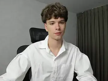 Stripchat Live Sex Cam of calvin_love_you