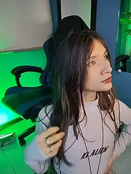 Stripchat Live Sex Cam of Feniix__