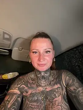 Stripchat Sex Cam of Inked_lorena