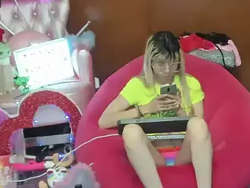 Stripchat Adult Webcams of Skinygirl