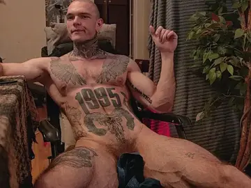 Stripchat Nude Webcam of bulatov_xx