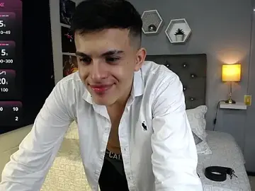 Stripchat Adult Webcam of massimo_greco_