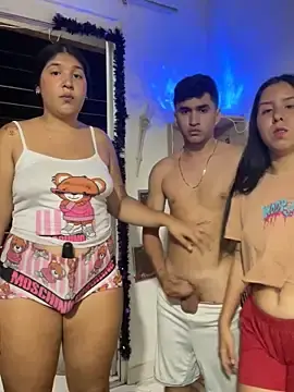 Stripchat Sex Cam of royalgirls_x