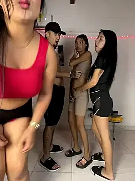 Stripchat Live Sex Cam of royalgirls_x