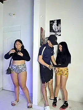 Stripchat Live Porn of royalgirls_x