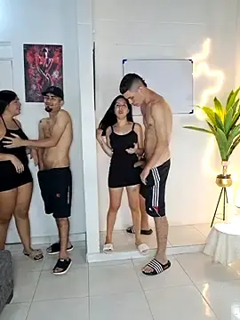 Stripchat Adult Webcam of royalgirls_x