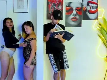 Stripchat Free Porn Cam of royalgirls_x