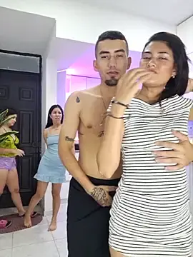 Stripchat Live Porn of royalgirls_x