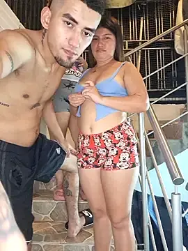 Stripchat Free Live Porn of royalgirls_x