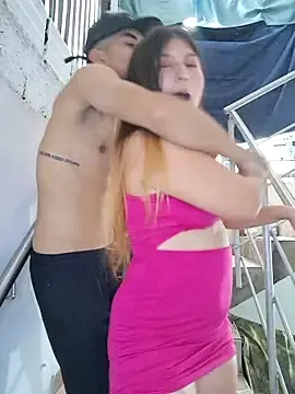 Stripchat Live Sex of royalgirls_x