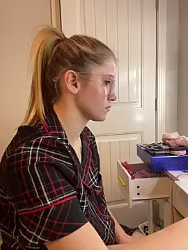 Stripchat Best live sex cam show of Riley_ray69