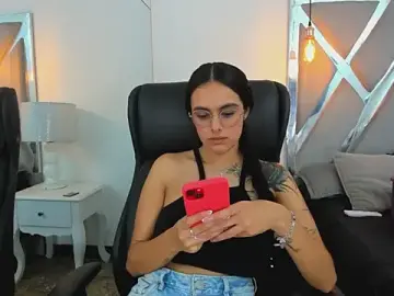 Stripchat Watch Live Sex Cams of ChloeHarper_