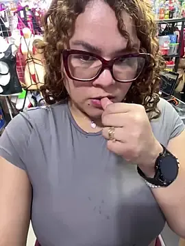 Stripchat Free Porn Cam of ROSALIASEXSHOP