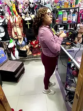 Stripchat Watch Live Sex Cams of ROSALIASEXSHOP