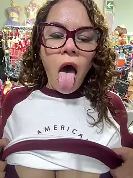 Stripchat Adult Video Chat of ROSALIASEXSHOP