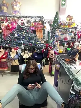 Stripchat Adult Webcams of ROSALIASEXSHOP