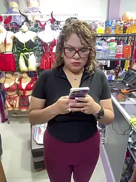 Stripchat Live Sex of ROSALIASEXSHOP