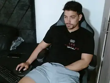 Stripchat Best live sex cam show of Ian_Daviz