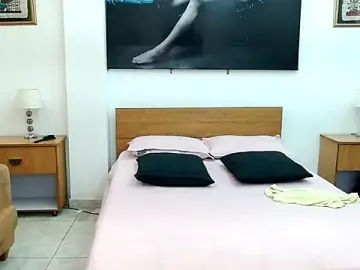 Stripchat Live Porn of MaloryAndLuna