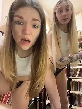 Stripchat Adult Video Chat of StreetSquirt