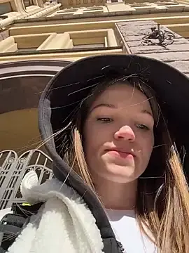 Stripchat Adult Webcam of StreetSquirt