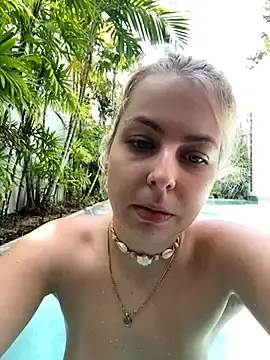 Stripchat Watch Live Sex Cams of Livewithlucy