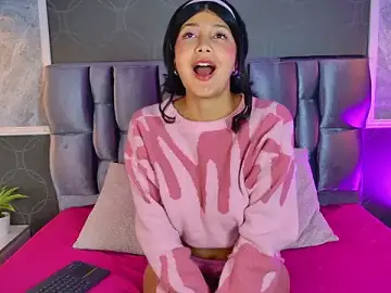 Stripchat Live Sex Cam of Rosie_Jones_