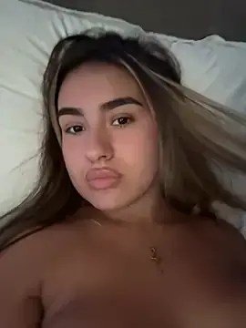 Stripchat Free Porn Cam of sarahsparkles20