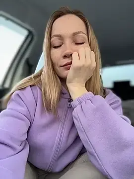 Stripchat Adult Webcam of LavenderHot