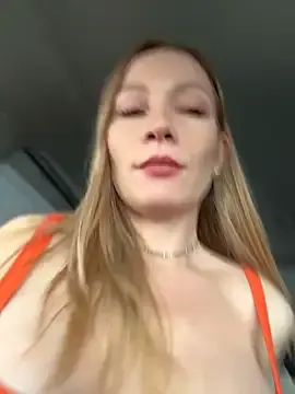 Stripchat Live Sex Cam of LavenderHot