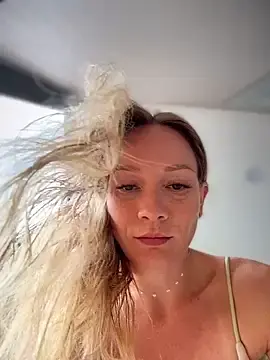 Stripchat Live Sex of LavenderHot