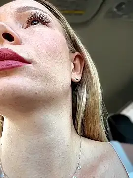 Stripchat Free Porn Cam of LavenderHot