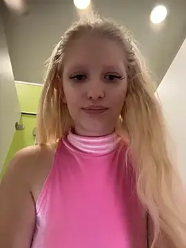 Stripchat Live Sex Cam of Mila_NoRules